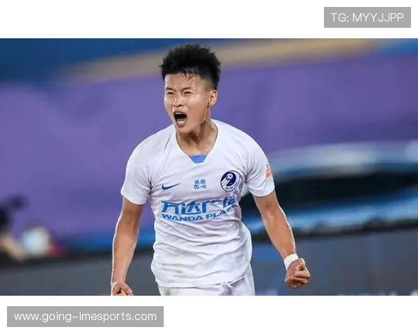 大连人足球俱乐部明星球员盘点及未来发展展望